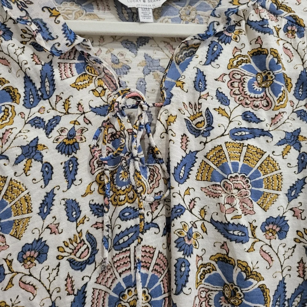 Lucky Brand Size Med Top - Picture 5 of 7